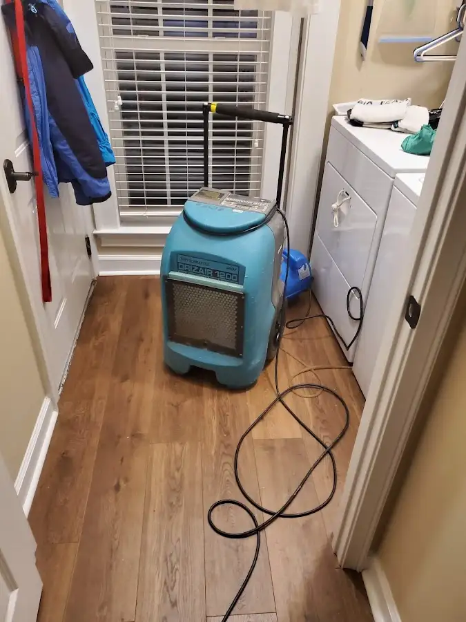 Commercial dehumidifier deployed for Crawl Space Restoration in Highland Heights